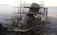 Picture of a statue of Christ under construction